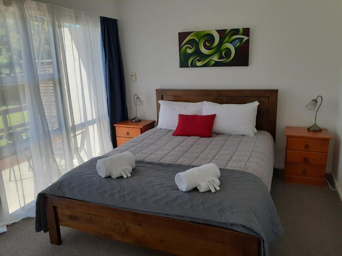 Golden Bay Motel Takaka Buitenkant foto