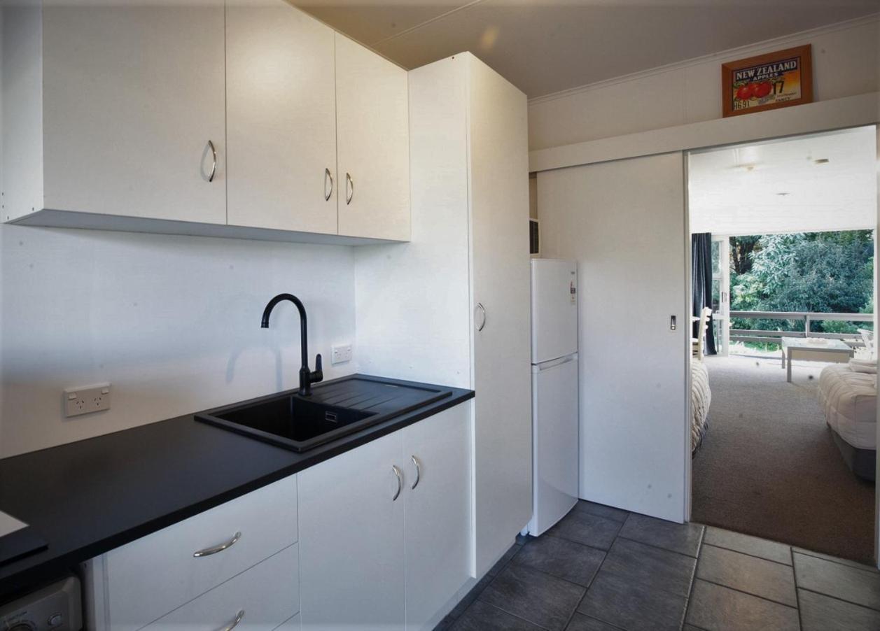 Golden Bay Motel Takaka Buitenkant foto